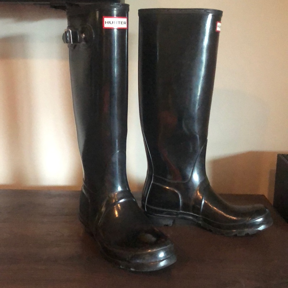 Hunter Black Gloss Rain Boots 8F 7M
